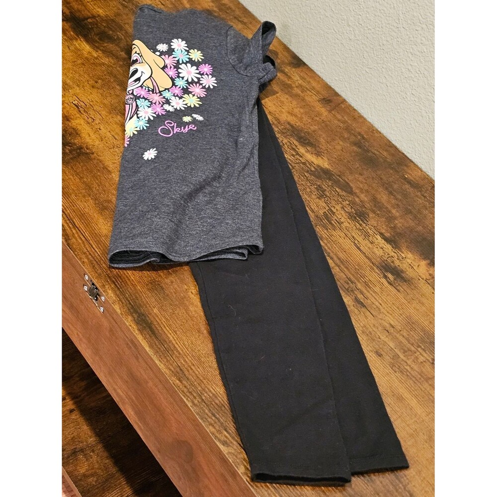 Girls Gray Graphic Tank Top with Black Leggings